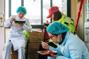 抗疫情的感人瞬间（抗击疫情的感人时刻）