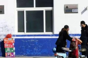 疫情中的温情瞬间，人间大爱令人感动