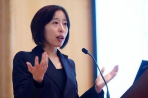 疫情期间很多家长还送孩子留学（疫情期间留学孩子该不该回国）
