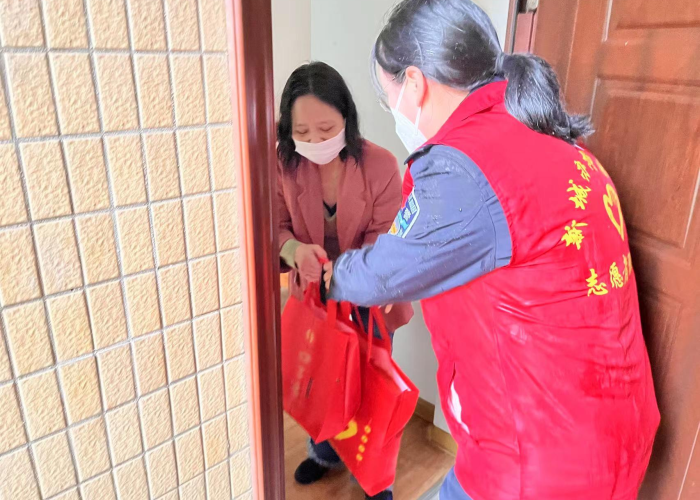 疫情之下，何时重启国门，平衡安全与开放的挑战