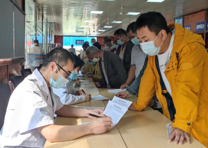 疫情下的新冠病毒与人类社会的应对