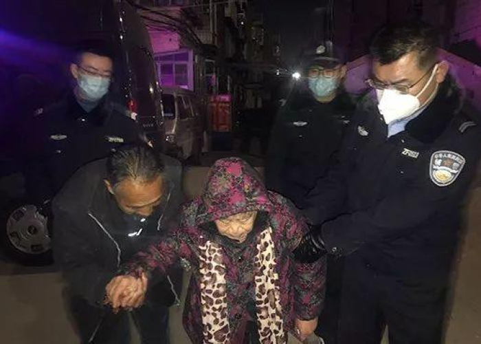 美国疫情何时能画上休止符？