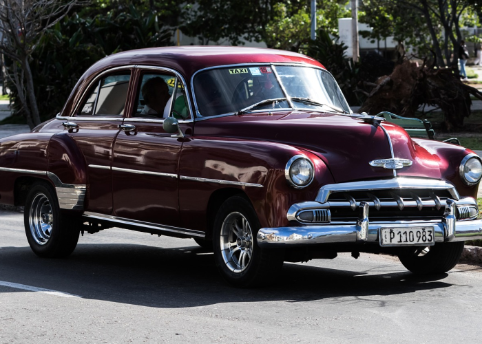 家用轿车市场对决，捷达报价大全对比比亚迪秦，谁才是性价比之王？