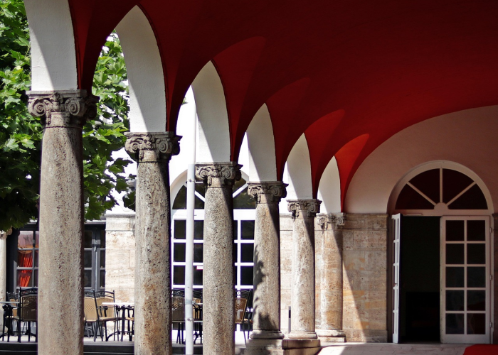 郑州酒店疫情,一座城市的韧性,在隔离门后无声生长 郑州酒店疫情,一座城市的韧性,在隔离门后无声生长