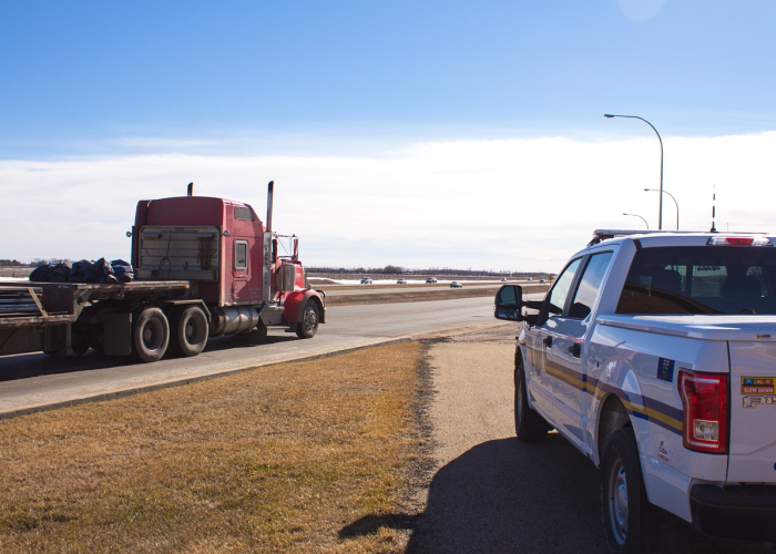 高速公路封路消息，如何第一时间获取权威信息，规划安全出行？