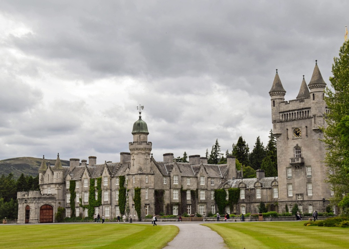 丹东父女袭警案,一扇被推开的警民信任裂缝 丹东父女袭警案,一扇被推开的警民信任裂缝