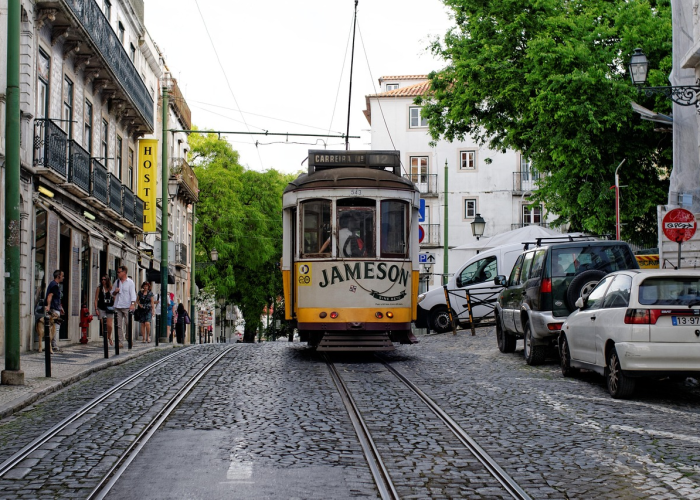 外地牌照在上海高架限行时间，一张通行证背后的城市脉动