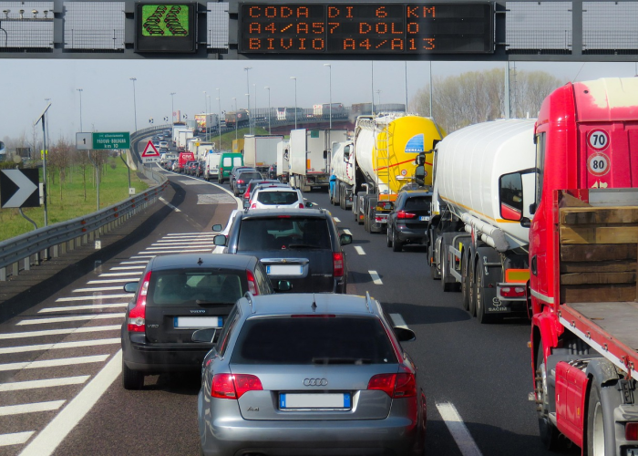 高速公路节假日免费车辆范围的规定/高速公路节假日免费是否合理