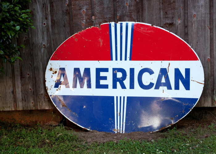 单日新增破18万！美国疫情失控的警示与反思