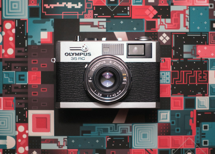 美国单日新增破百万，一个撕裂社会的数字游戏