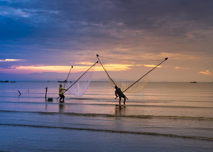 三亚疫情，旅游天堂的压力测试与韧性生长