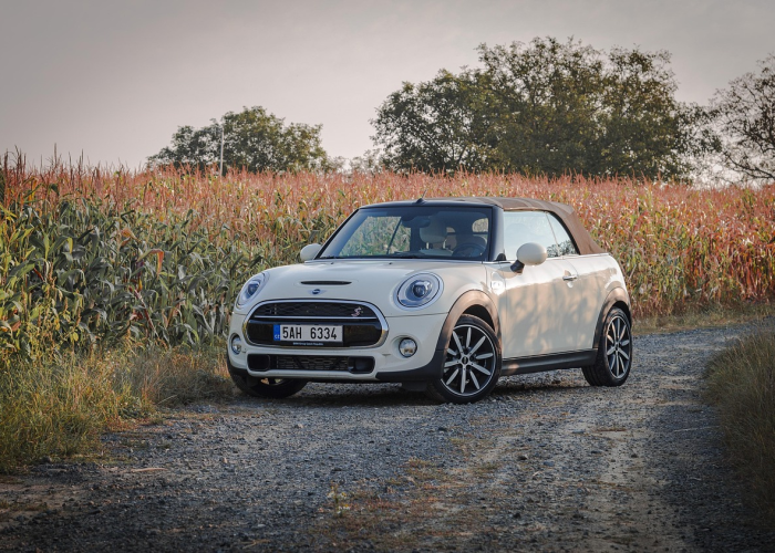 五菱宏光MINI敞篷版价格揭晓，年轻人的第一辆敞篷车，真的来了吗？