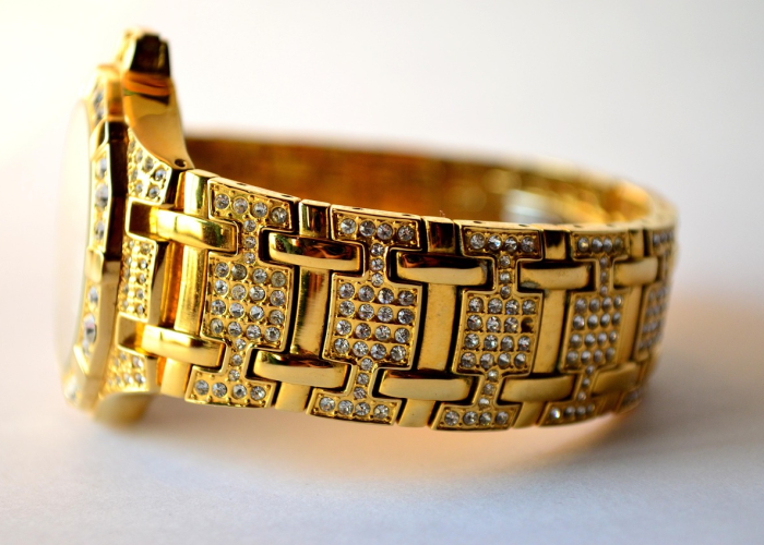 周大福黄金可靠吗？从百年金铺到现代珠宝巨头的信誉解码