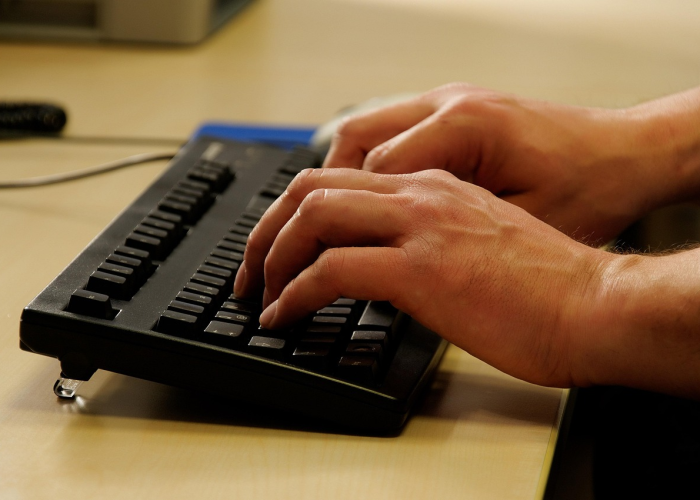 玩家实测“小程序斗地主透视挂辅助”(果然有挂)-知乎