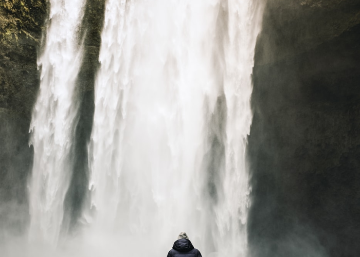 160天坚守，那座被历史铭记的最长封锁之城