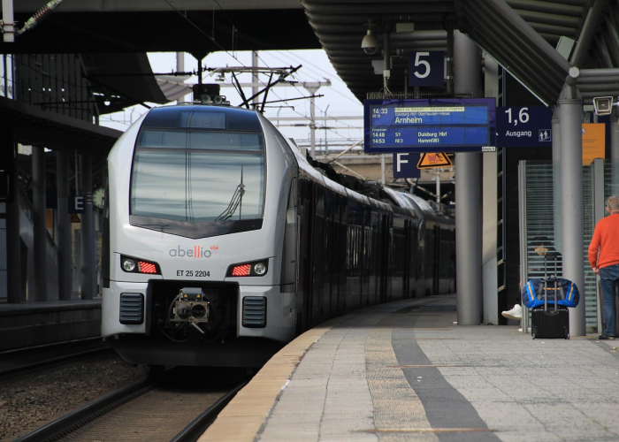 杭州限行2021年新规，精准调控，迈向智慧交通新阶段