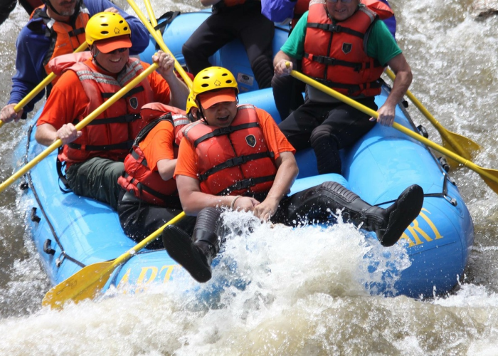 不准跨省旅游，当远方成为咫尺的乡愁