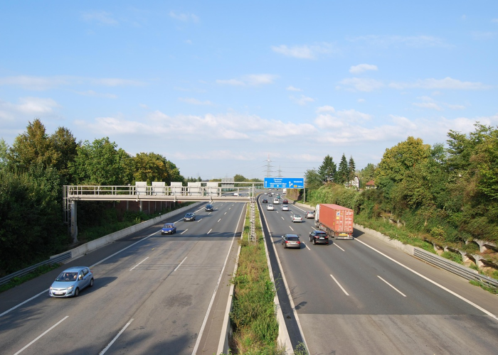 郑州限行新政，2024最新限号时间表出炉，外地车通行指南请查收！