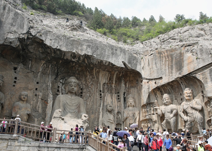 香火重续时，中国寺庙恢复开放的深层脉动