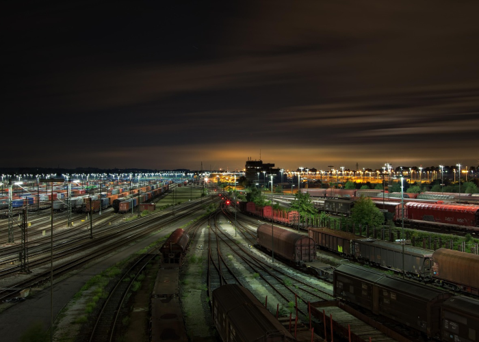 南京货运铁路（南京铁路货运中心客服电话）