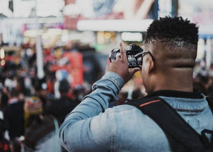 男子疫情期间冒充军人招摇撞骗/一男子冒充军人