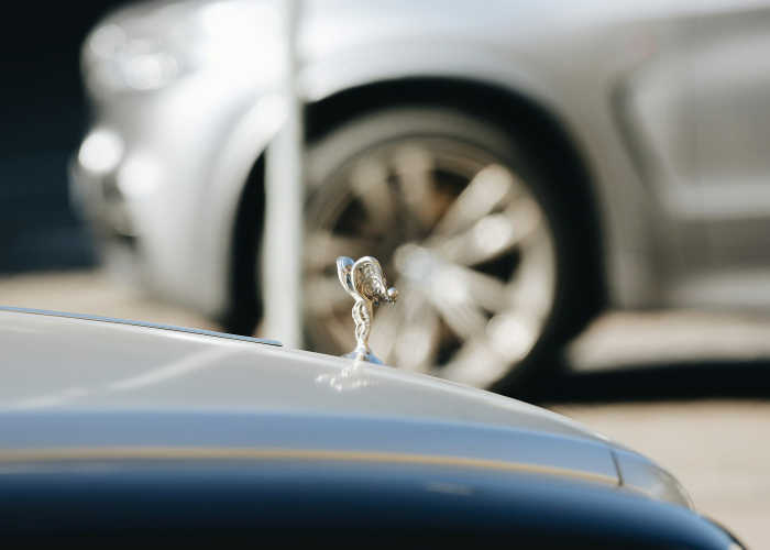 劳斯莱斯，远不止一个价格标签，揭秘奢侈品之王的价值金字塔