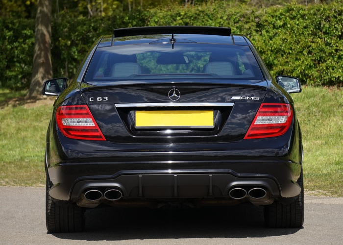 奔驰E200L报价多少钱（奔驰e200官方报价多少钱）