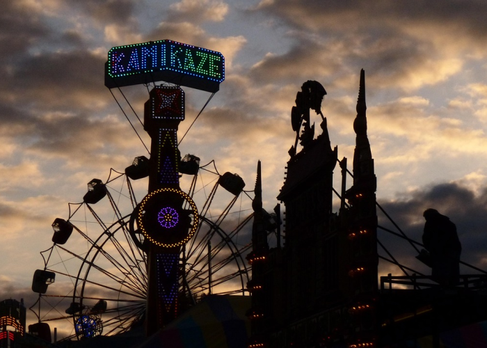 透视透视，手游斗地主作弊软件背后的灰产链与公平危机