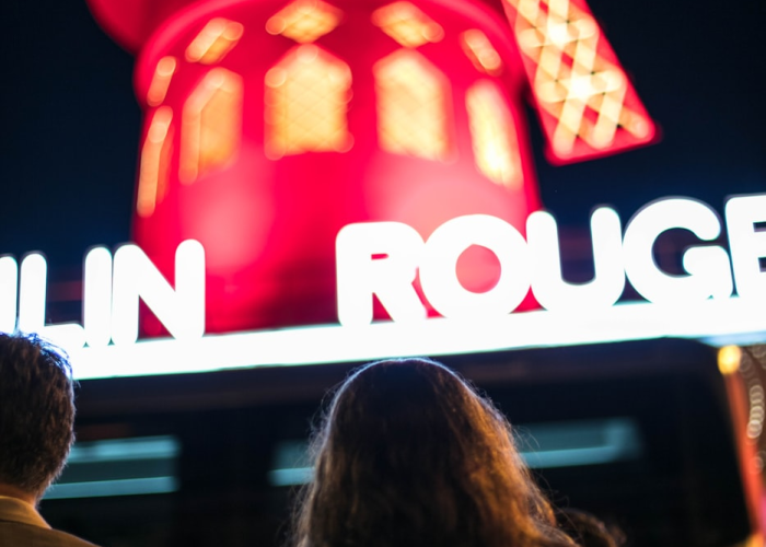 新疆新闻联播主持人，丝路光影中的时代讲述者