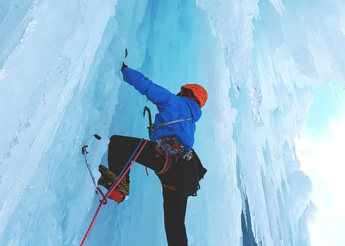 北京2022年冬残奥会，3月4日，共赴一场勇气与生命的冰雪之约