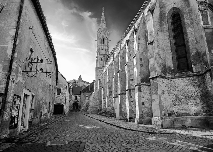 西安新政，精准调控下的楼市新棋局