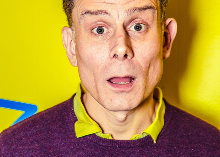 【英国首相约翰逊表情包/英国首相约翰逊的图片】