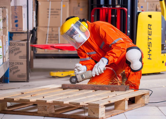 郑州富士康大量员工徒步返乡为啥（郑州富士康返费规定）