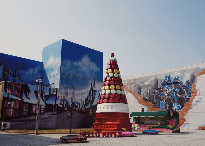 一家九口飞抵上海,三代人的迁徙与一座城的温度 一家九口飞抵上海,三代人的迁徙与一座城的温度