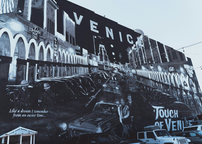 上海深夜写字楼的最后一声叹息，当猝死成为都市暗语