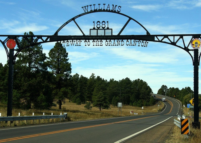 高速公路免费时间延长最新消息，春节假期有望延至9天，这些变化与你息息相关