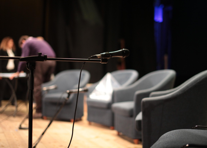 高考结束的钟声,在下午五点敲响 高考结束的钟声,在下午五点敲响