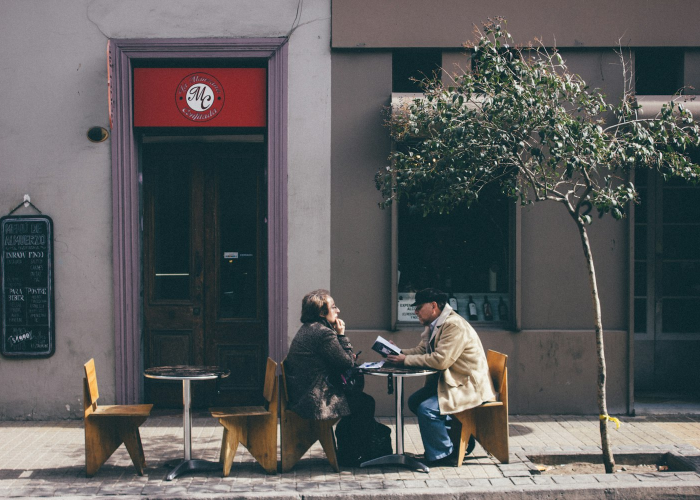 沈阳部分街道实施封闭管理，市民生活与防疫并重