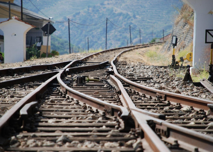 新疆伊犁，破冰前行，全面复苏之路还有多远？