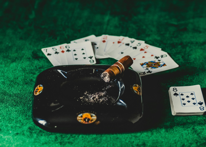 当现实成为服务器，全球疫情游戏的荒诞与启示