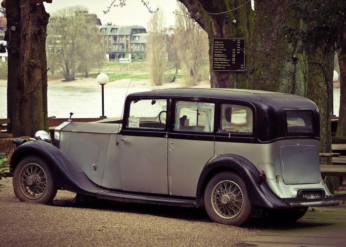 当幻影落地,揭秘2025款加长版劳斯莱斯的价格密码 当幻影落地,揭秘2025款加长版劳斯莱斯的价格密码