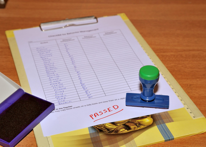 高考录取分数线排名前多少名会被录取:高考成绩排名多少上二本