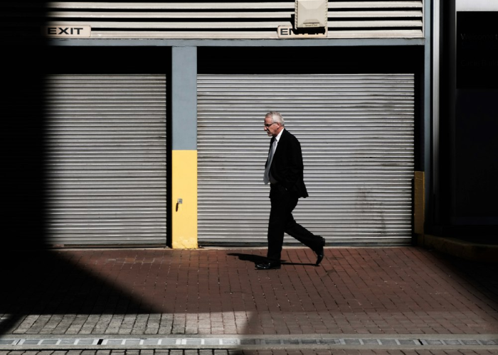 龙跃苑二区十二日,一扇紧闭的门,与无数双推开它的手 龙跃苑二区十二日,一扇紧闭的门,与无数双推开它的手