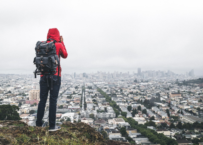 全国暂停旅行社旅游发团，一次急刹车背后的行业阵痛与未来曙光