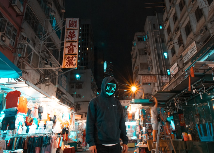 在赛博广场连过数人，深大BBS的最后一粒进球