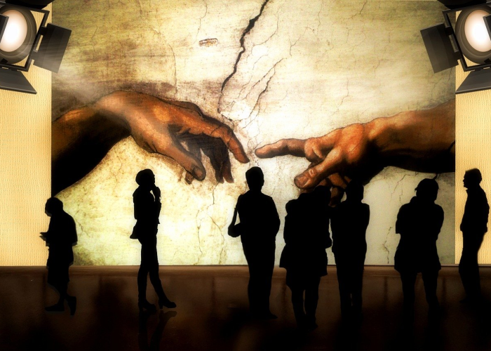 杭州UFO事件高清图片引热议，是光影魔术还是未知访客？